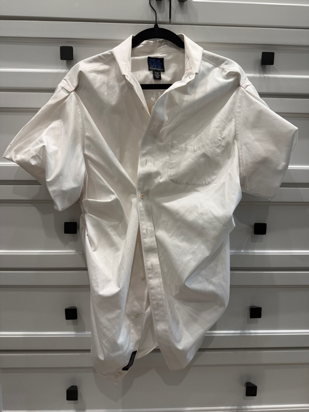 Women’s White Short-Sleeve Button-Up Shirt